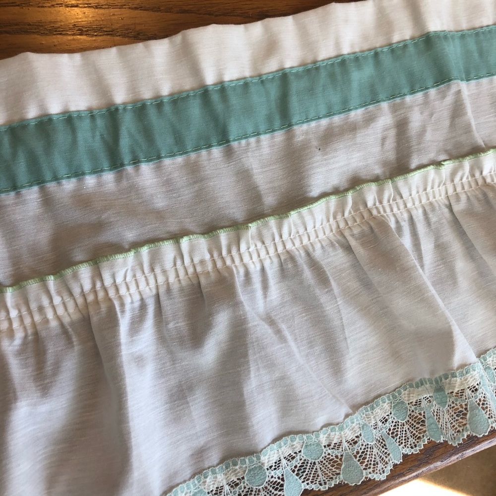 Vintage curtains and valence! White with mint lace
